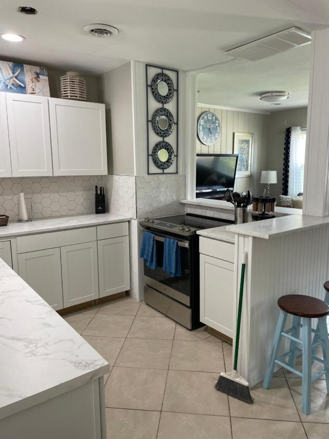 Great Shape After Milton-Pool Home Wows! Po البندقية المظهر الخارجي الصورة